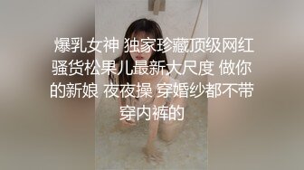   上海极品人妻，家中日常美好性福生活，小娇妻最喜欢吹含老公的大鸡鸡了！