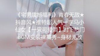 餐厅女厕蹲守蓝裙凉拖红趾甲小美女,红嫩的紧穴不用擦甩屁股就干