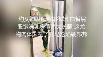 正妹喝点酒放点轻快的音乐