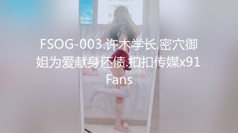 餐厅女厕全景偷拍多位美女少妇不敢坐半蹲着尿刚好把各种美鲍呈现在大家面前3