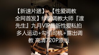 KTV厕所偷拍喝醉的美女趴在马桶上吐✿来个捡尸的屌丝男把她内裤脱了想上她