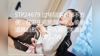 按摩完回酒店叫了个长腿少妇，包臀裙高跟鞋蹲着深喉口交，抬起双腿大力抽插猛操