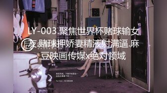 体育系小哥把C奶漂亮女友约到家里来操逼妹子口活不错