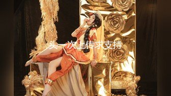 高颜值白虎女神，美腿小白袜坐地上自慰表演，娇喘声很诱人。