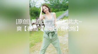   胖哥约操黑靴美腿女神级外围，吸吮舔屌抬起双腿正入，主动骑乘边操边舔，射的有点快，掐着美女脖子揉奶摸穴